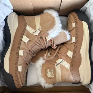 Sorel Brown and Cream Fur-Lined Boots